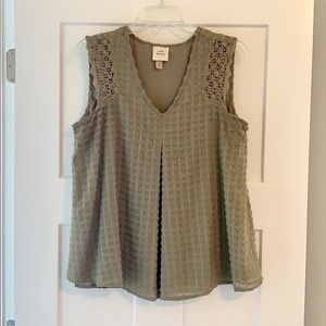 Knox rose flowy tank top blouse
